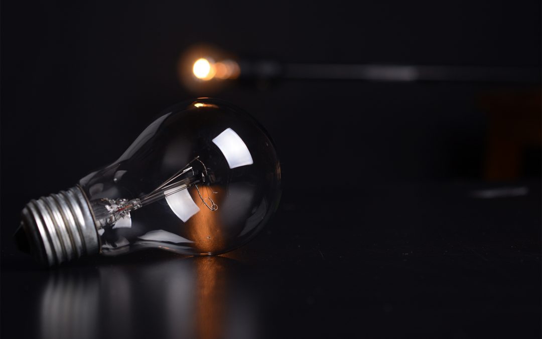 Dùng bóng đèn quá công suất và nhiều nguy cơ tìm ẩn